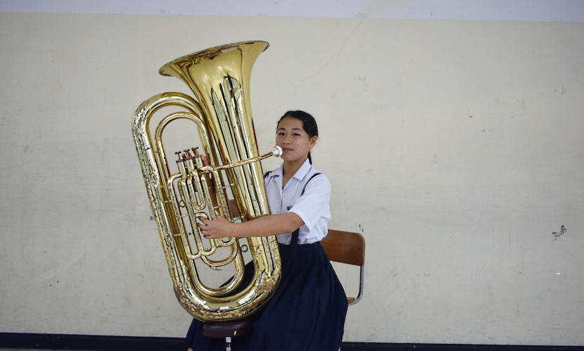 小学生による金管バンド 重さに負けず演奏しているチューバがへこみや傷だらけ 寄附きぼう楽器 楽器寄附ふるさと納税