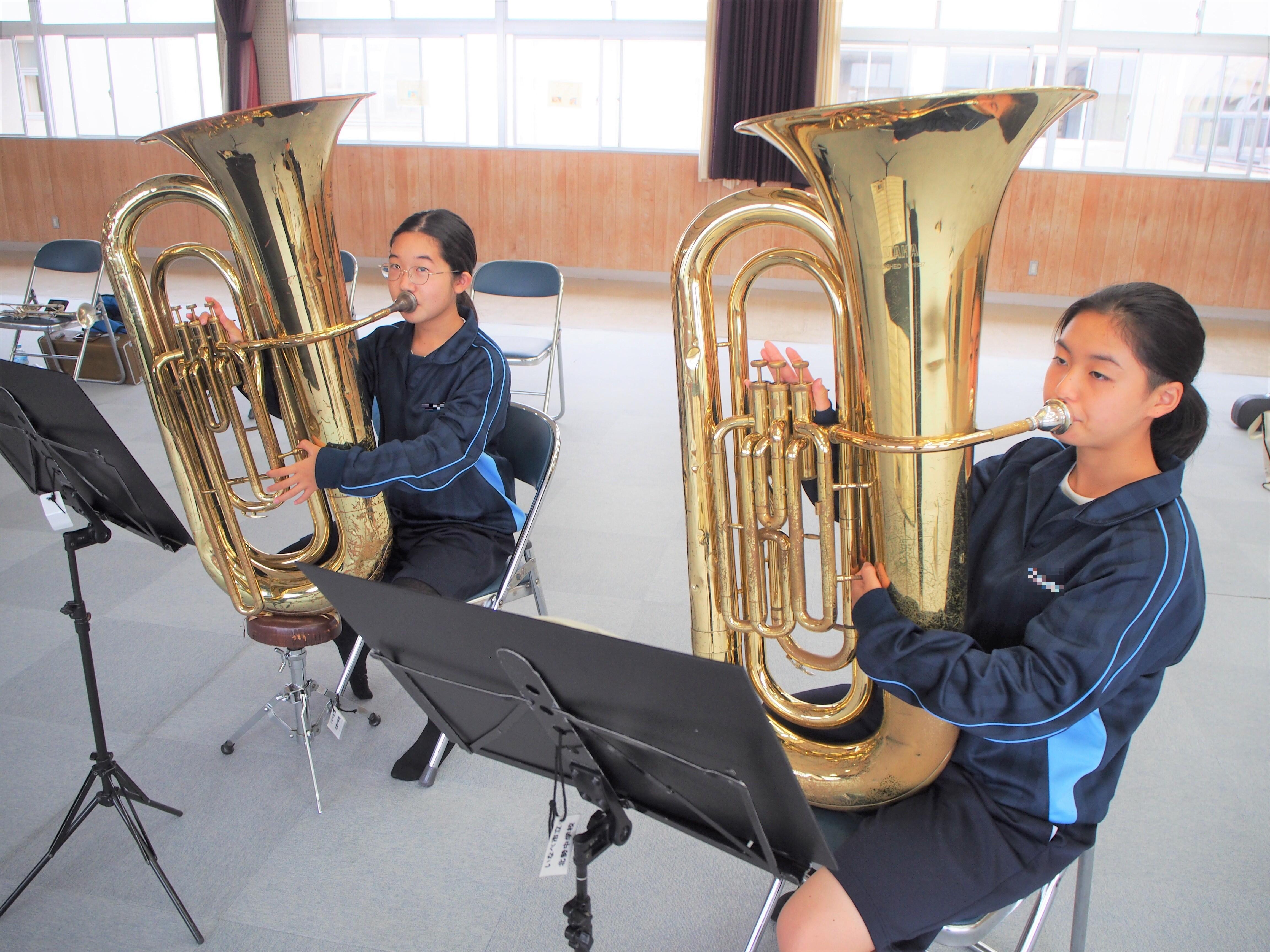 【チューバ】３学年そろって、練習をするのが私たちの願いです。